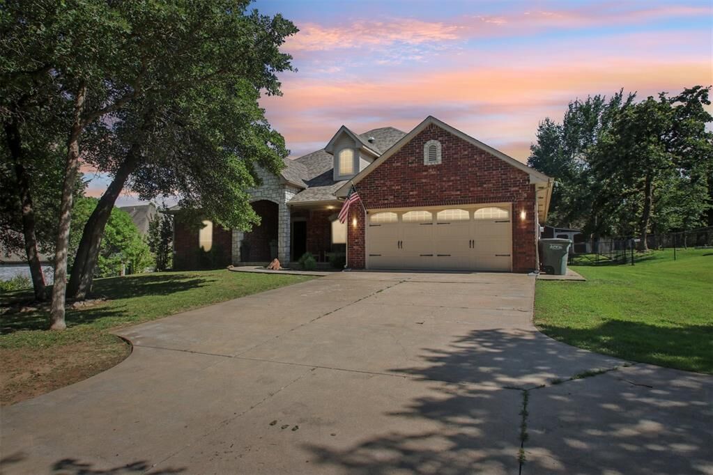 Property Photo:  7312 E Covell Road  OK 73034 