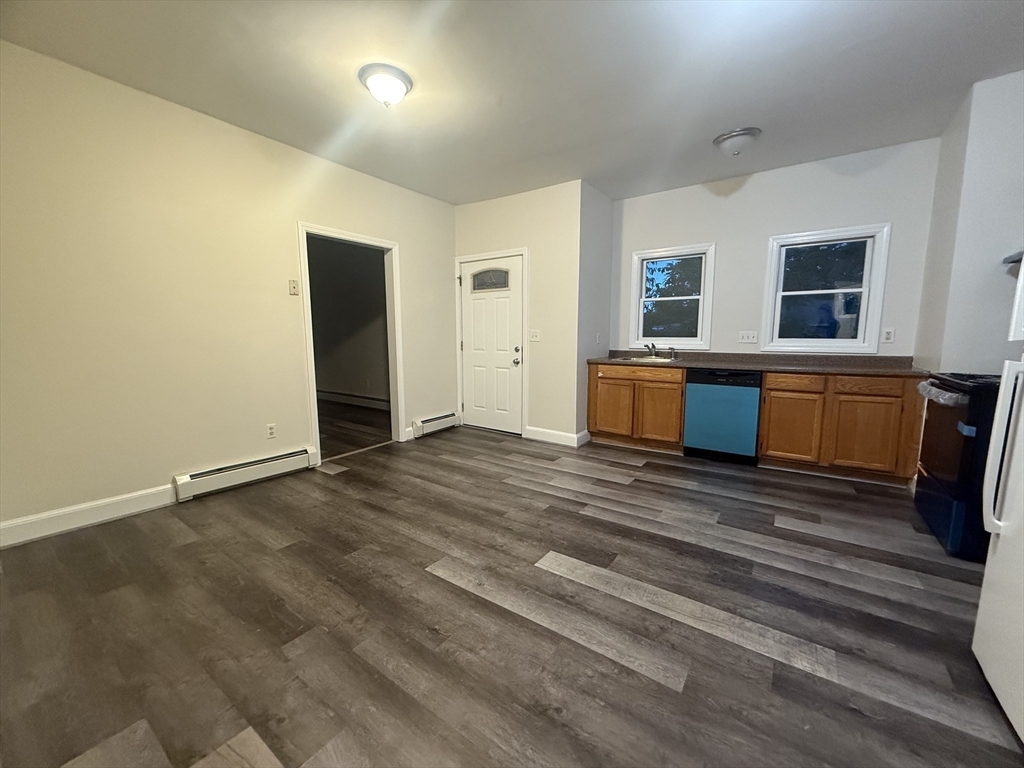 Property Photo:  15 Oakes Ave 1  MA 01550 