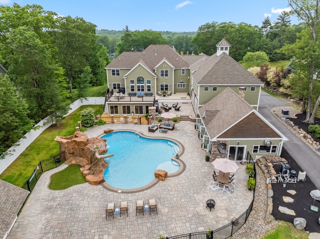 Property Photo:  32 Burnham  NH 03087 