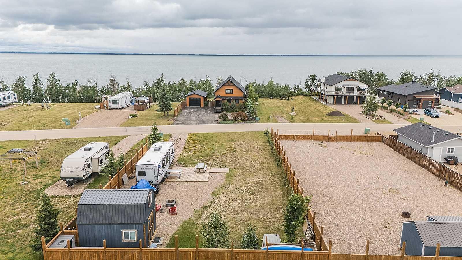 Property Photo:  13 Marina Crescent  AB T0C 2L0 