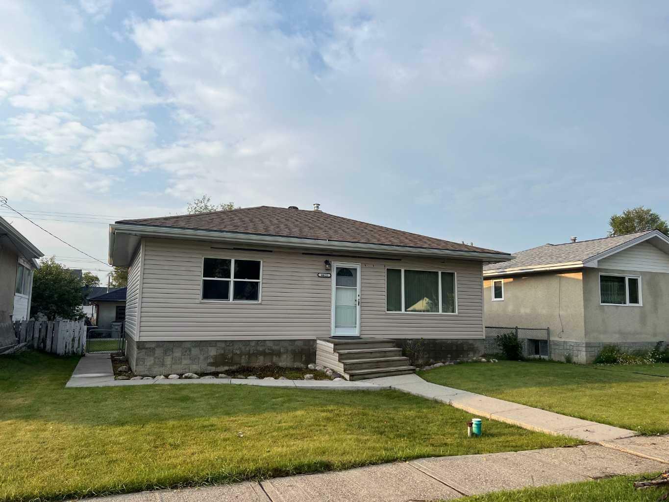 Photo de la propriété: 4605 7 Avenue AB T7E 1C8