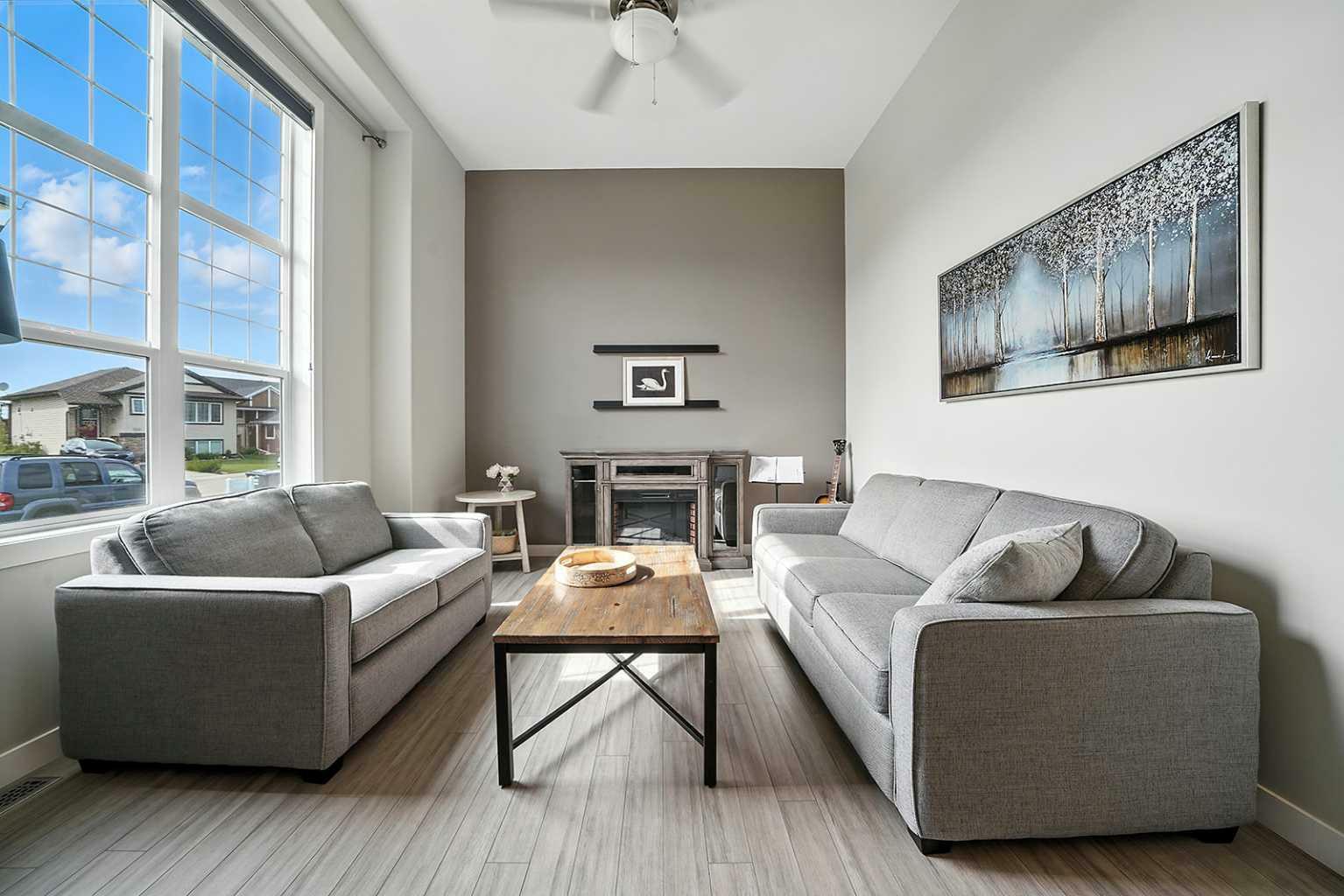 Property Photo: 705 Cypress Lane AB T4S 0E5