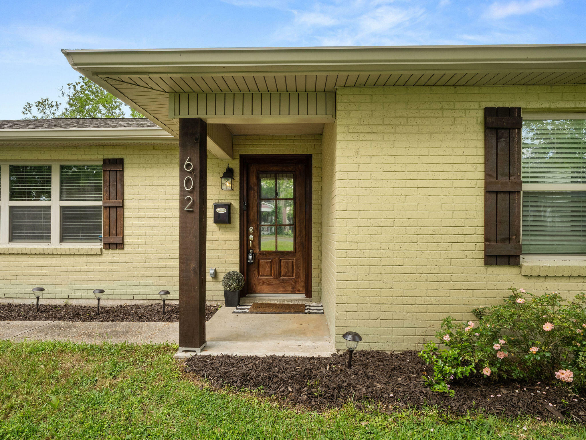 Property Photo: 602 Bilbo St LA 70634
