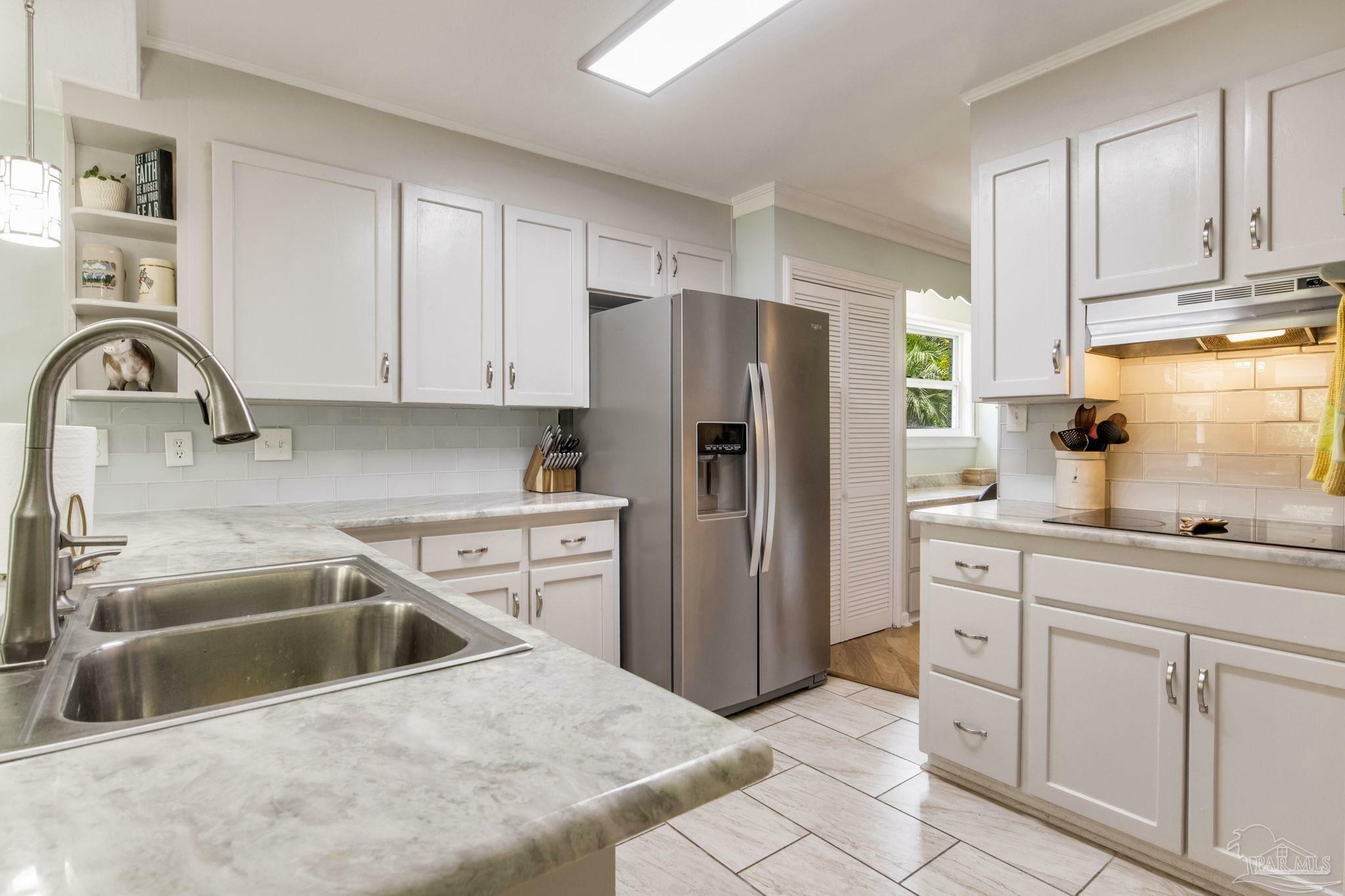 Property Photo: 5440 Flax Rd FL 32504