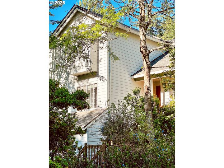 Property Photo: 9436 SW Wood Pkwy OR 97219