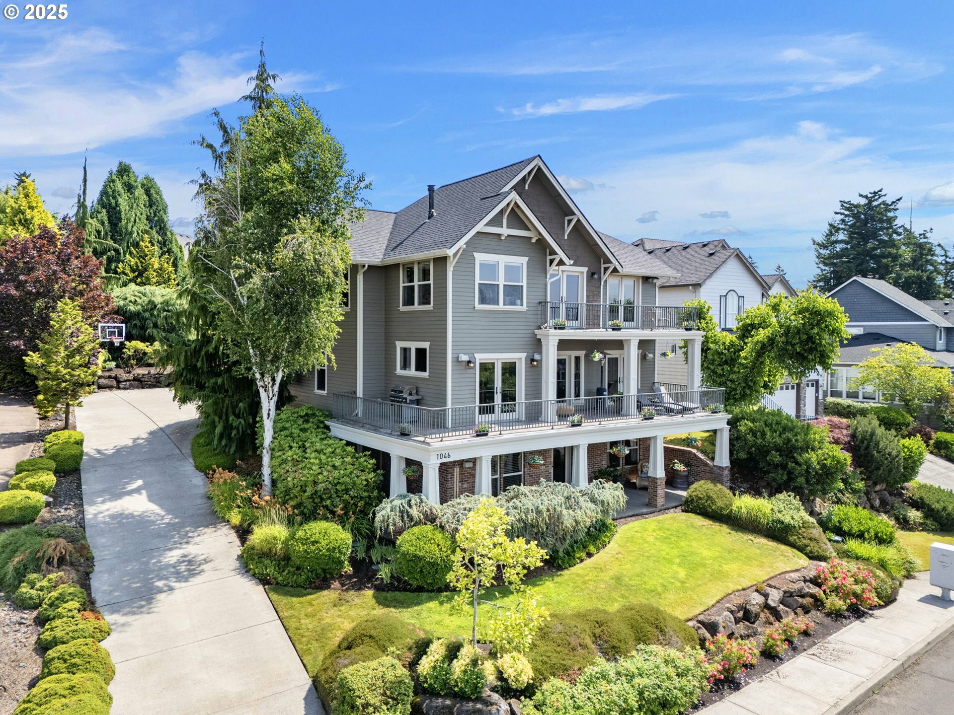 Property Photo: 1046 NW Deerfern Loop WA 98607