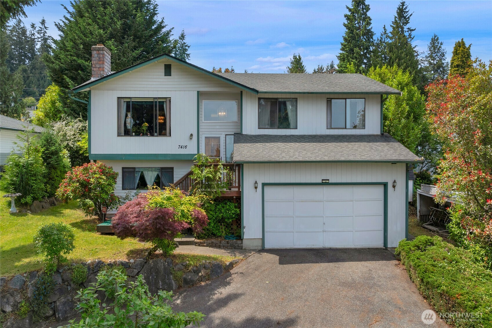 Property Photo: 7416 E Heather Way WA 98203