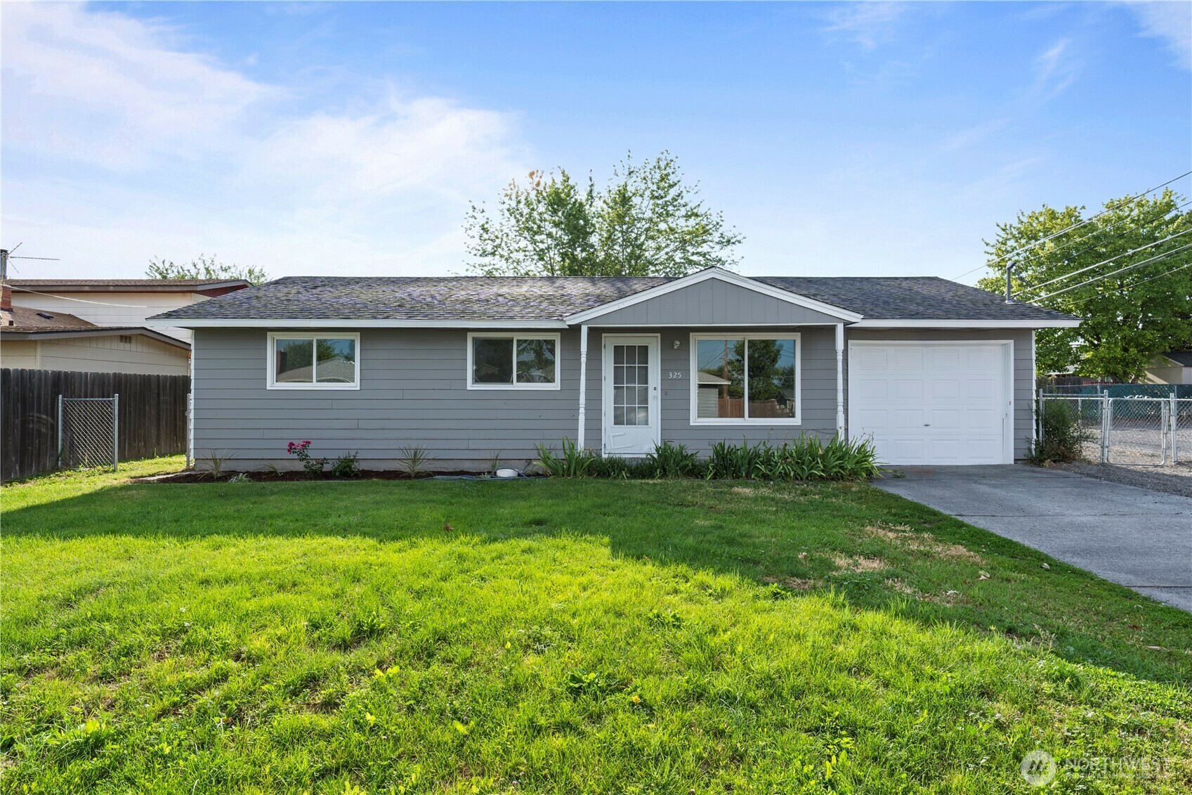 Property Photo: 325 S 8th Avenue WA 99344