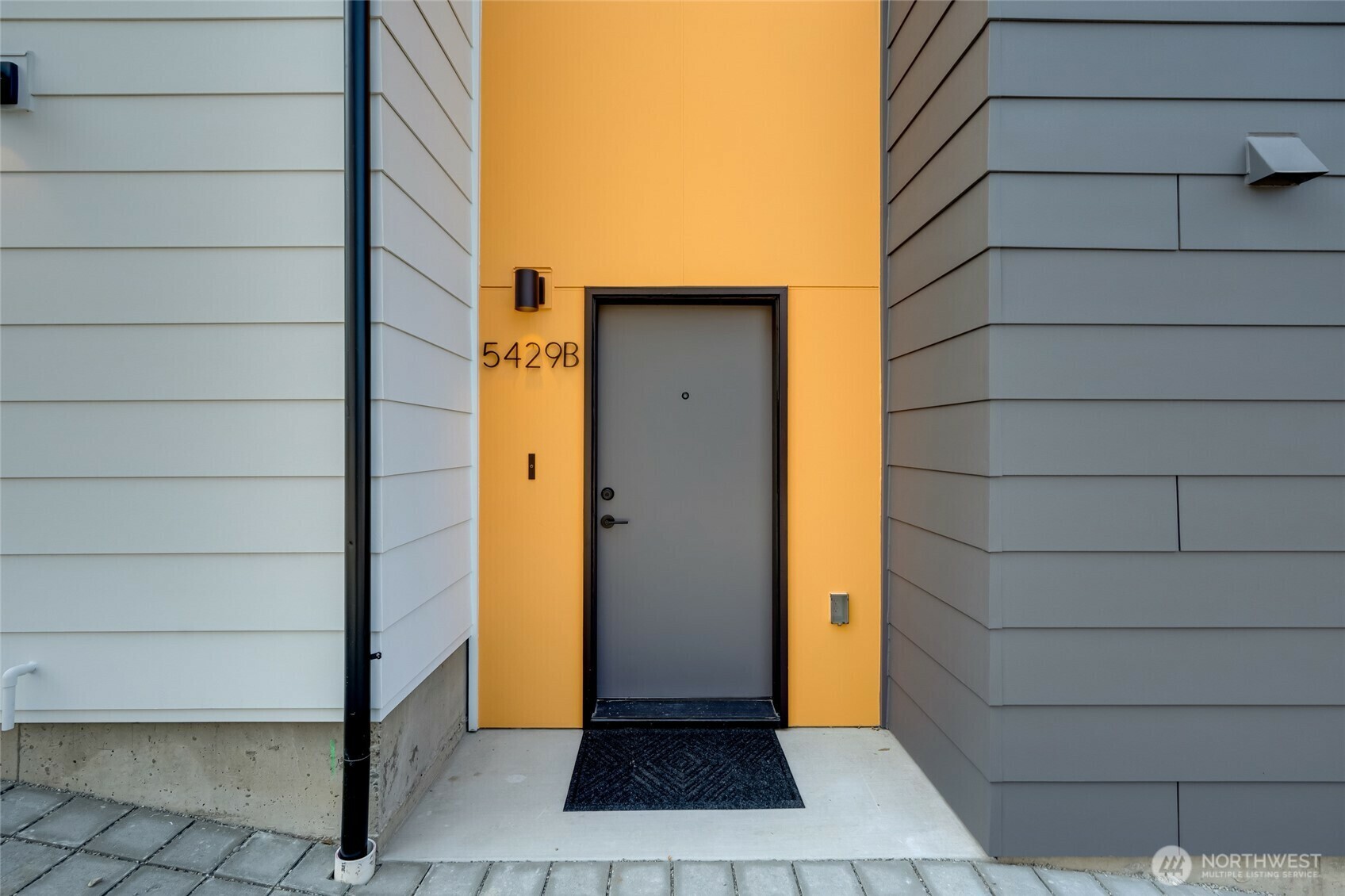 Property Photo: 5429 B 25th Avenue SW WA 98106