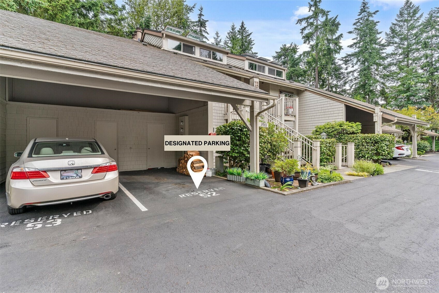 Property Photo:  3901  108th Avenue NE B301  WA 98004 