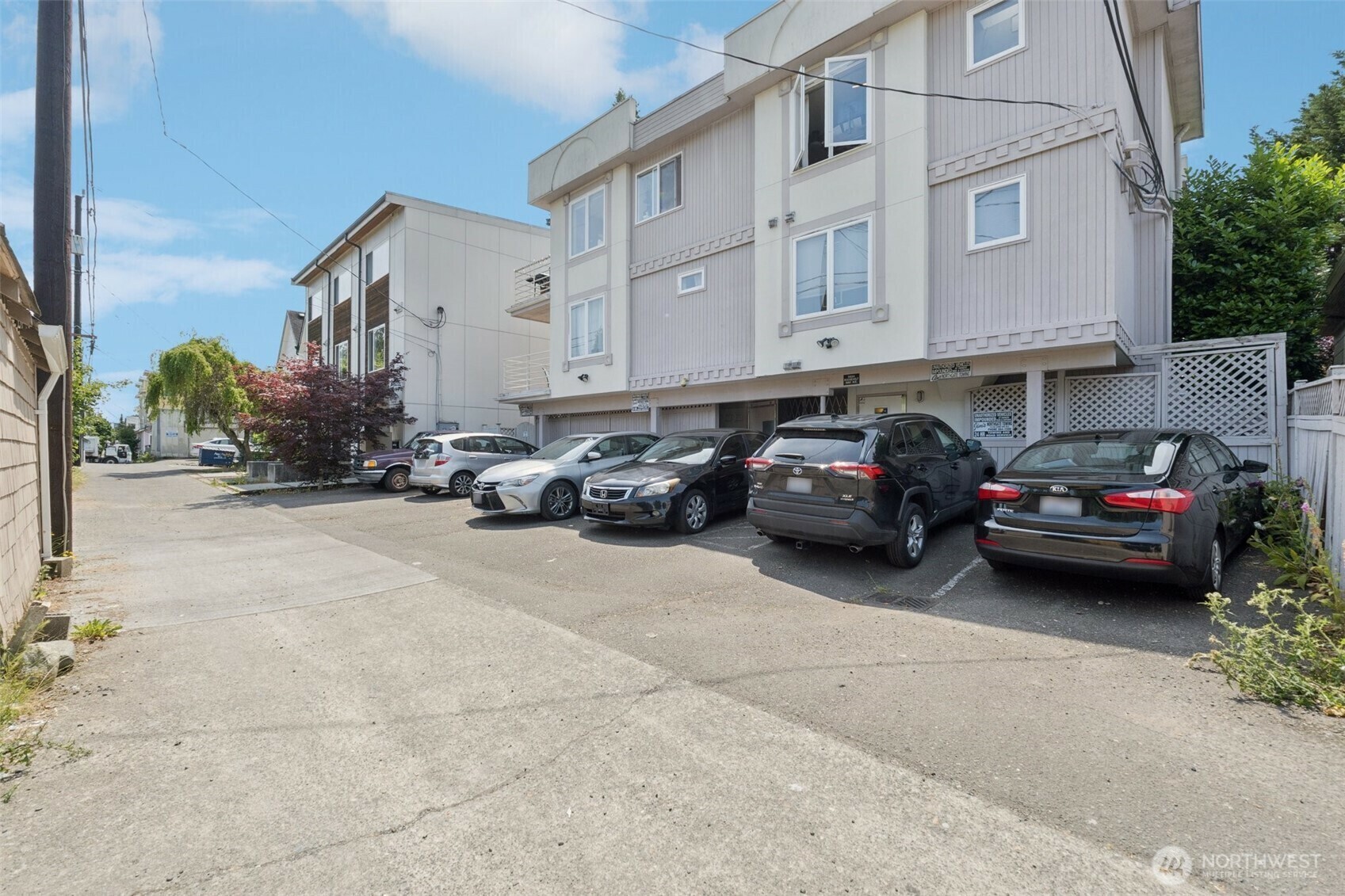 Property Photo: 5624 Roosevelt Way NE 202 WA 98105