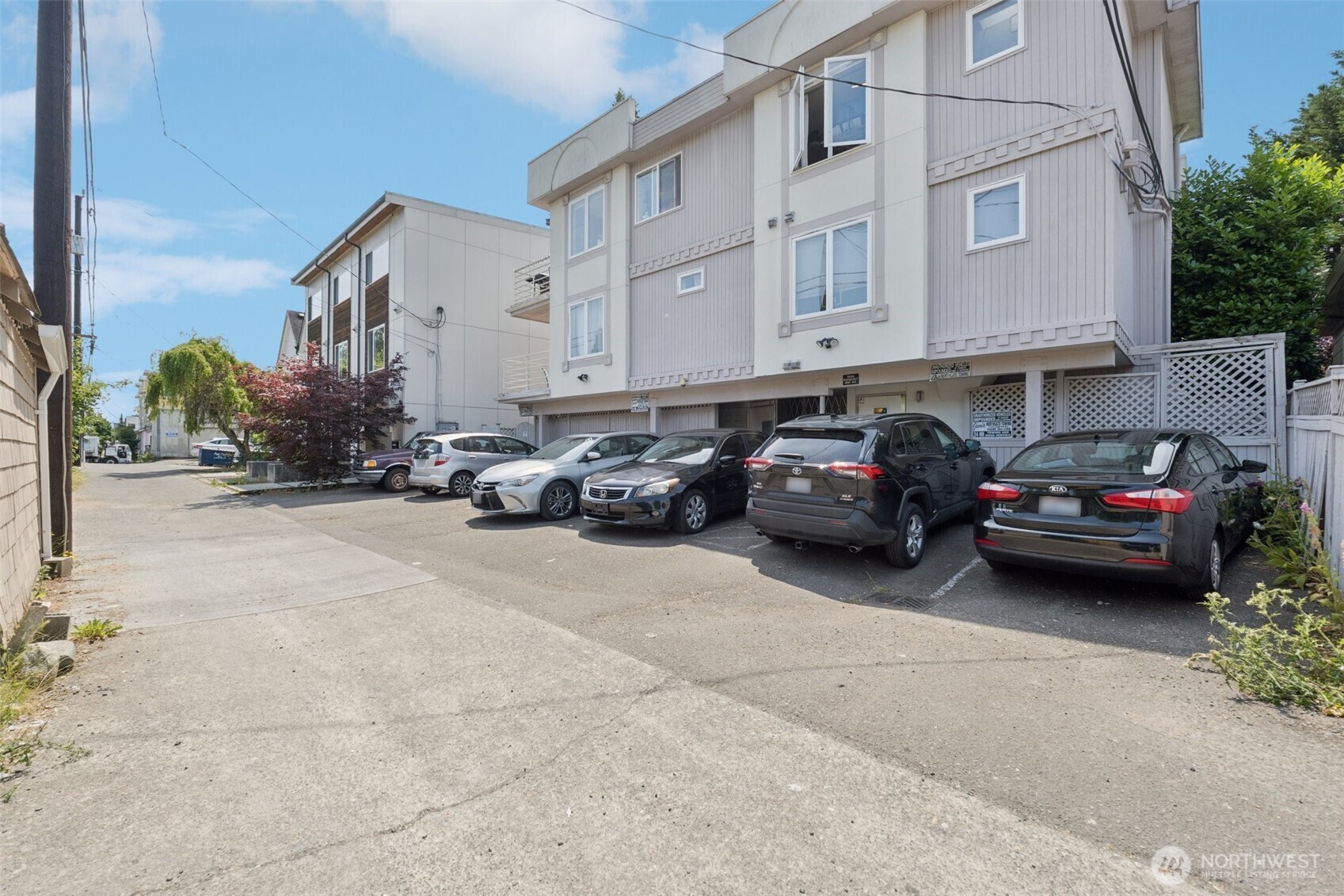 Property Photo:  5624  Roosevelt Way NE 202  WA 98105 