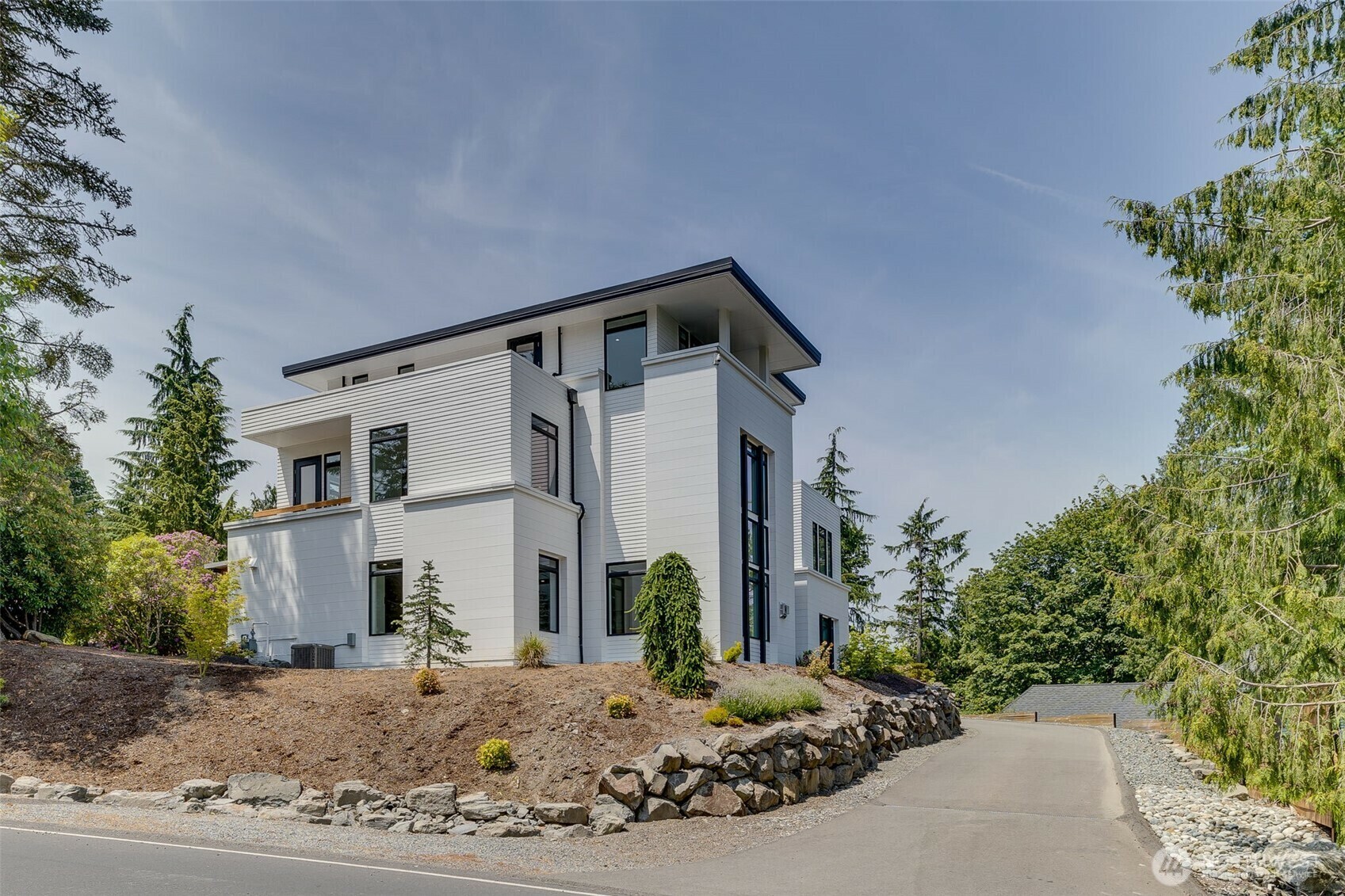 2115  Squak Mountain Loop SW  Issaquah WA 98027 photo