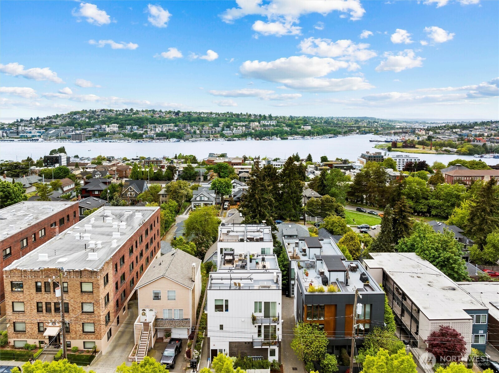 2337  10th Avenue E C  Seattle WA 98102 photo