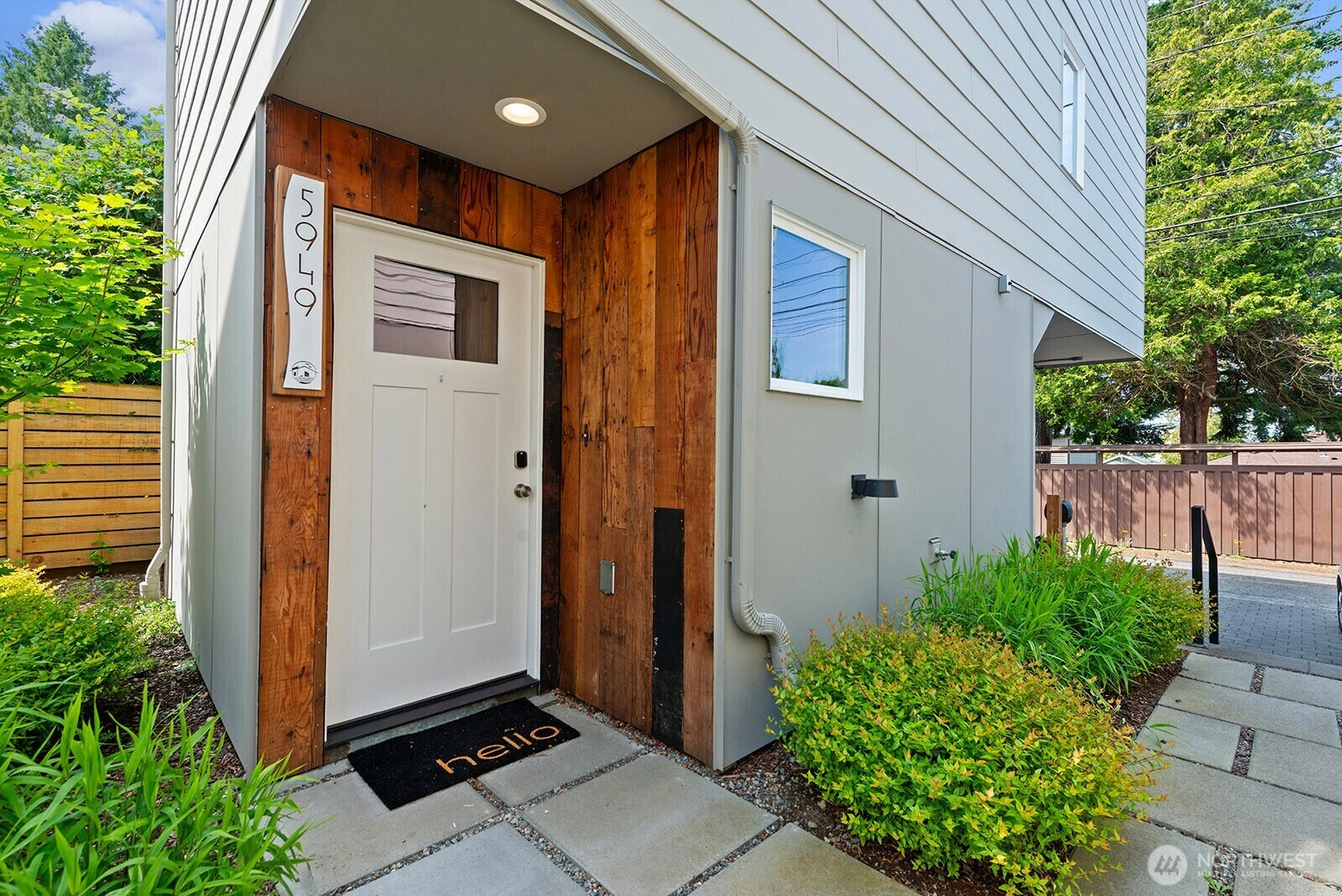 Property Photo: 5949 41st Avenue SW 5 WA 98136