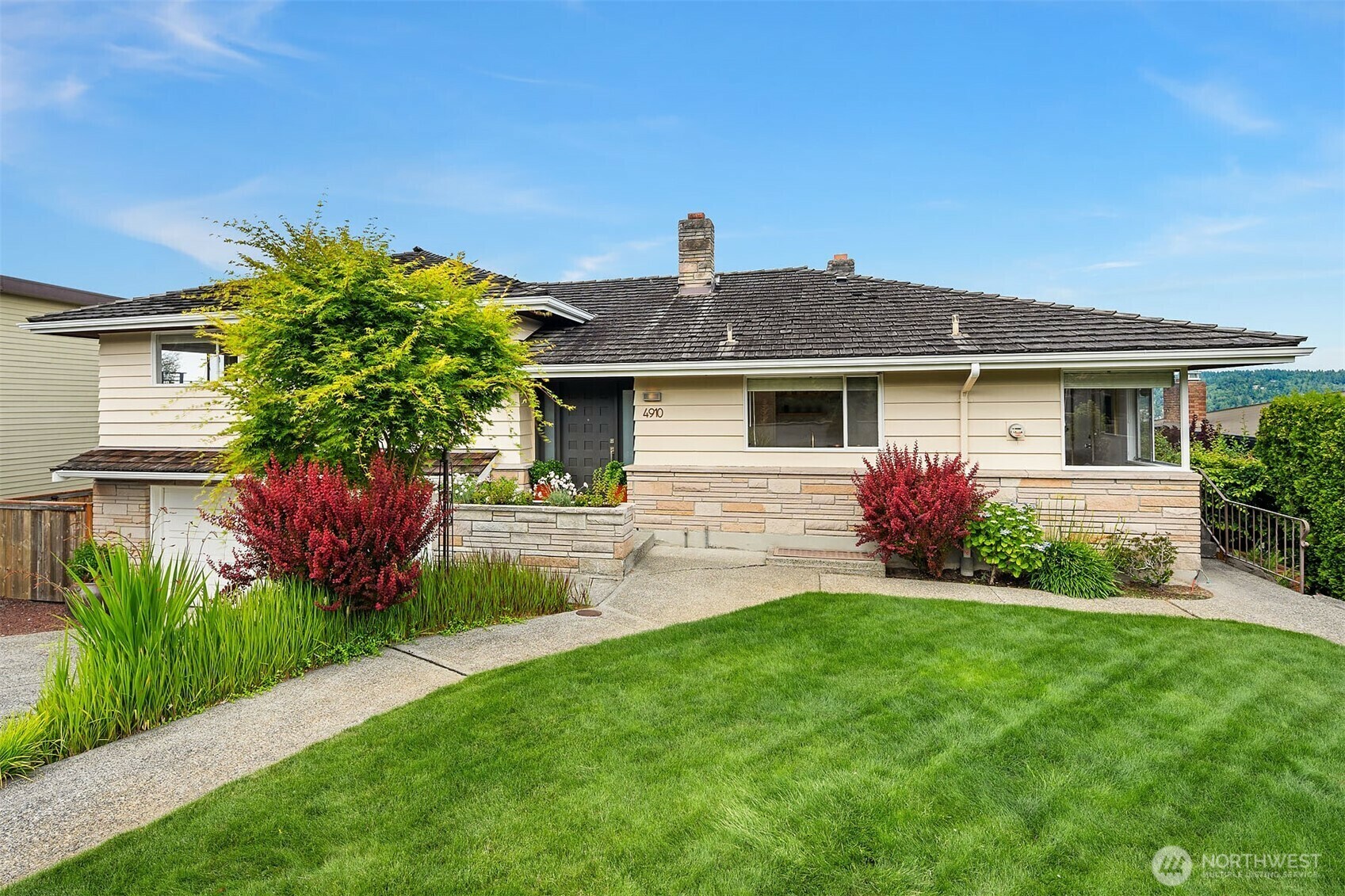 Property Photo: 4910 NE 86th Street WA 98115