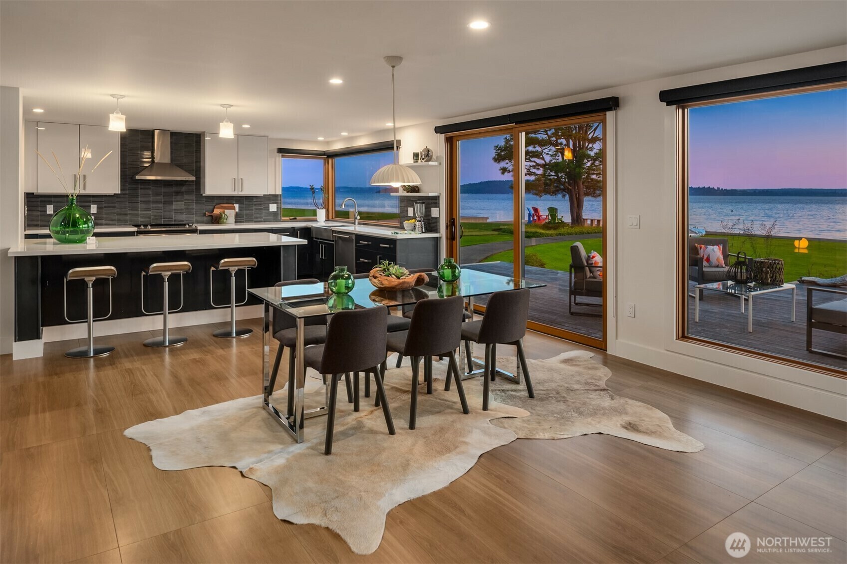Property Photo: 18505 Normandy Terrace SW WA 98166