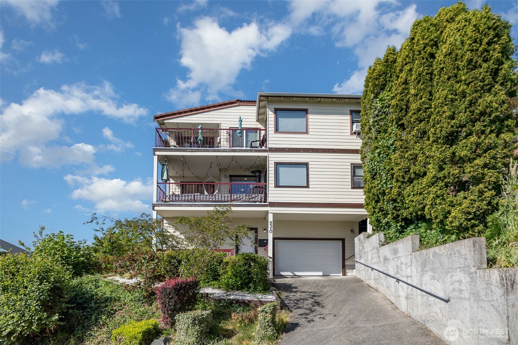 Property Photo:  5310 SW College Street  WA 98116 