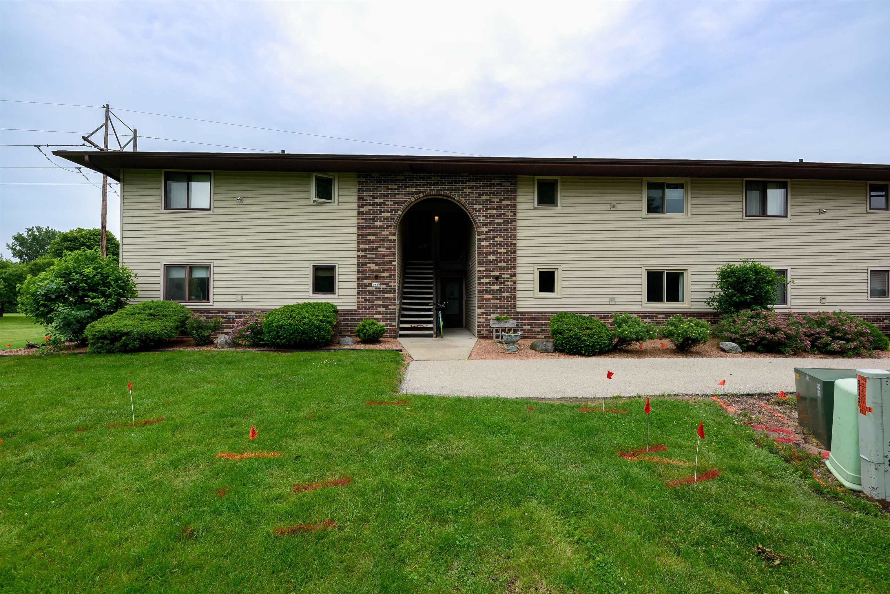 1737 Maricopa Drive A  Oshkosh WI 54904-6703 photo