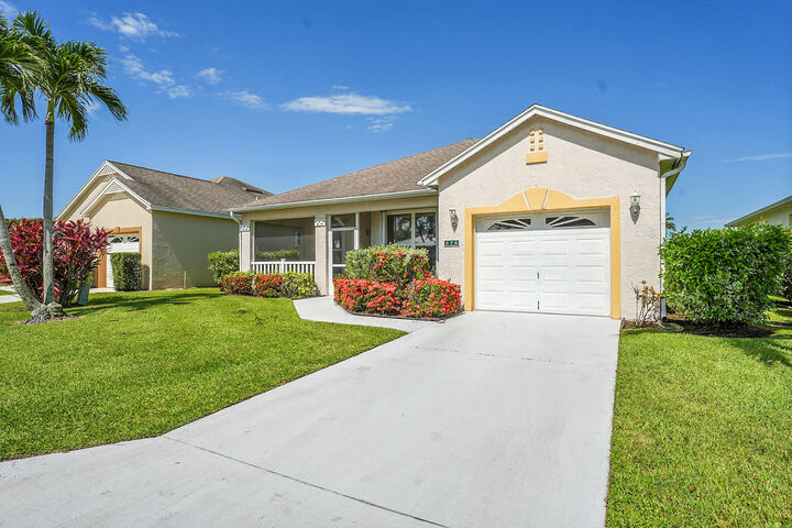 Property Photo: 526 NW Portofino Lane FL 34986