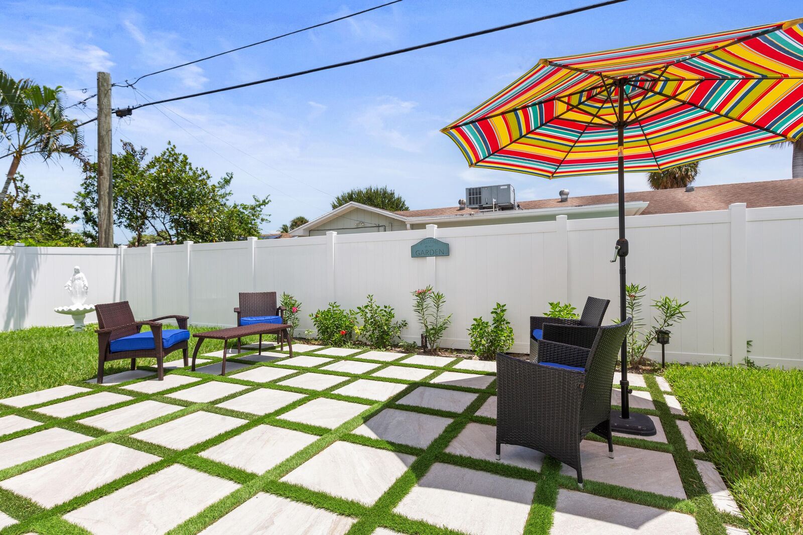 Property Photo: 10044 Dasheen Avenue FL 33410