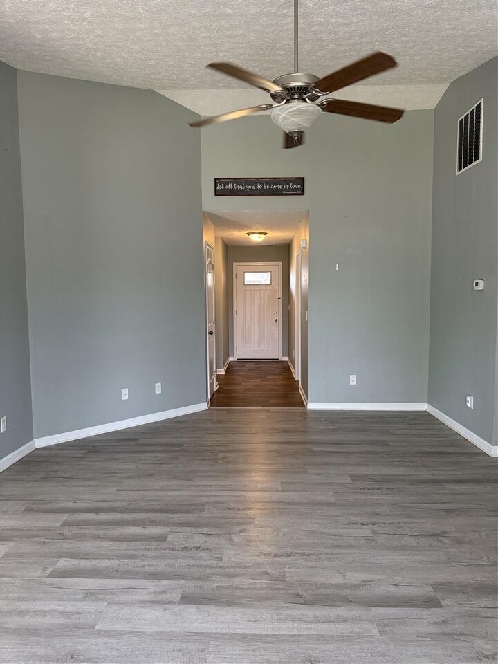 Property Photo: 1203 Chicory Way KY 42104