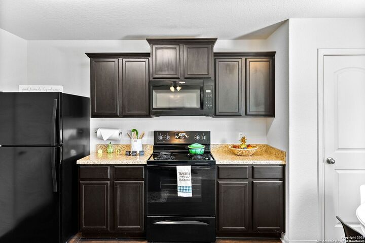 Property Photo: 3827 Southton View TX 78222