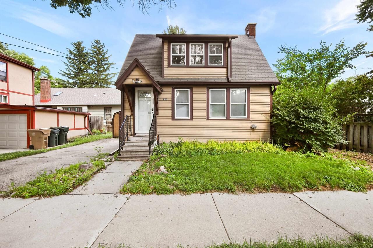 Property Photo: 1009 Whittier Street WI 53715
