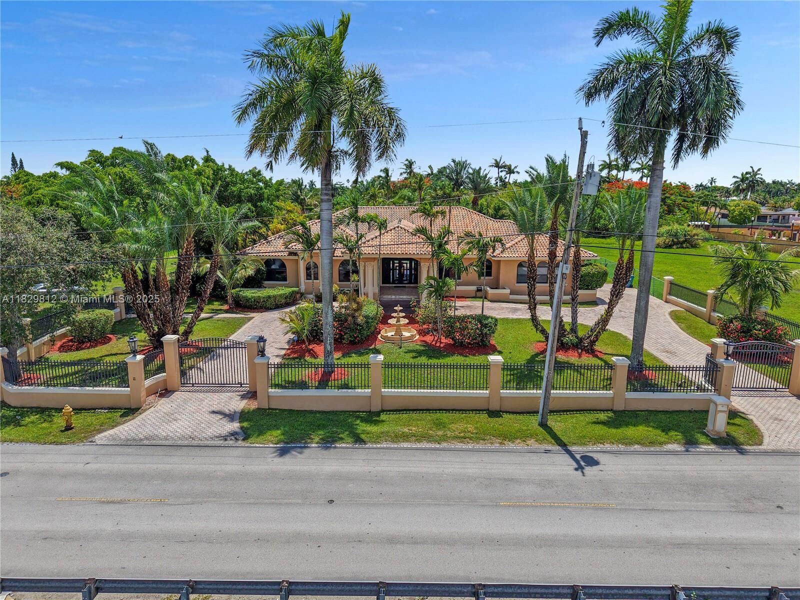 Property Photo:  3001 SW 132nd Ave  FL 33175