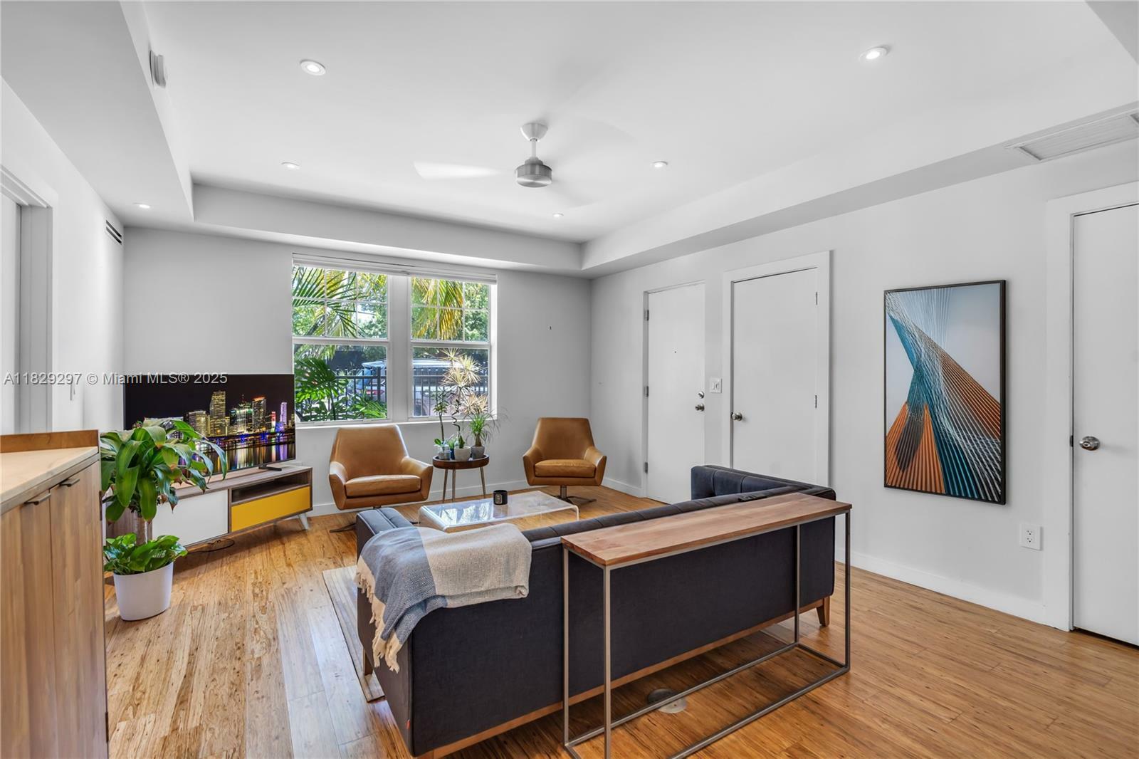 810 11th Street 102  Miami Beach FL 33139 photo