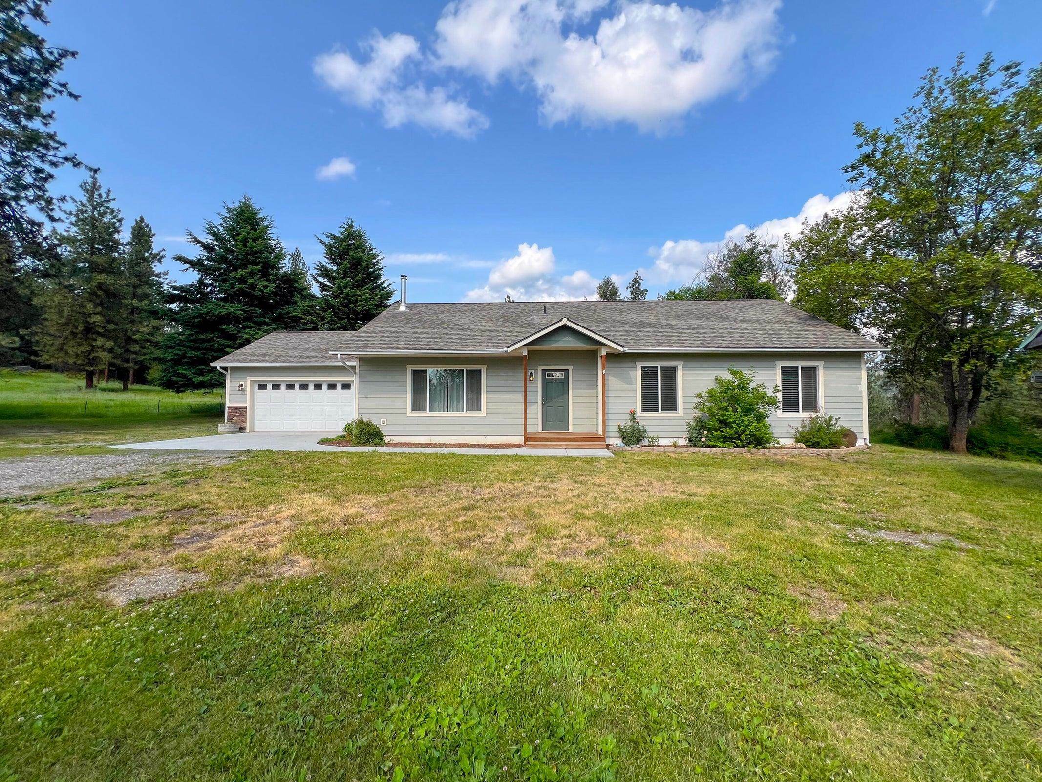 Property Photo: 395 A Old Dominion Rd WA 99114