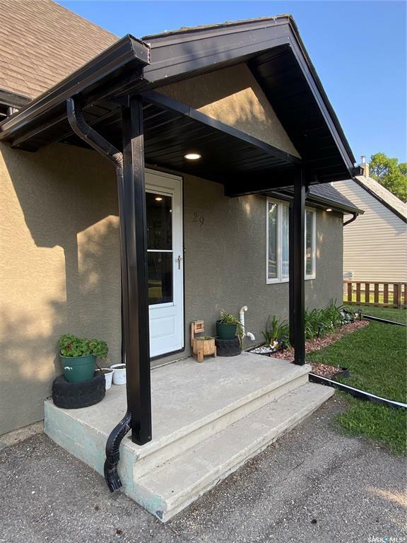 Property Photo: 29 Gladstone Avenue N SK S3N 2A3