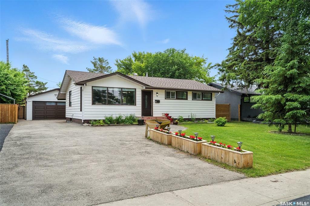 Property Photo: 16 Lindsay Drive SK S7H 3E1
