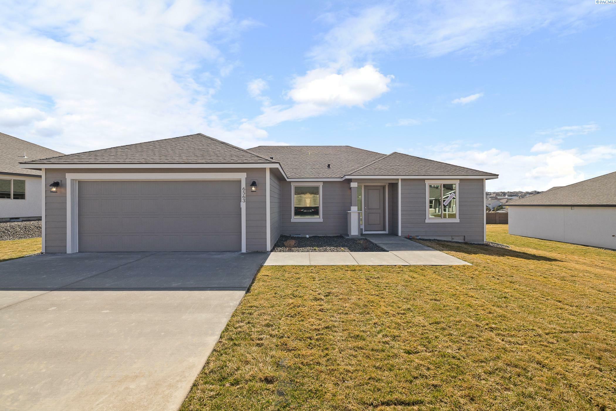 Property Photo: 6563 W 30th Pl WA 99338