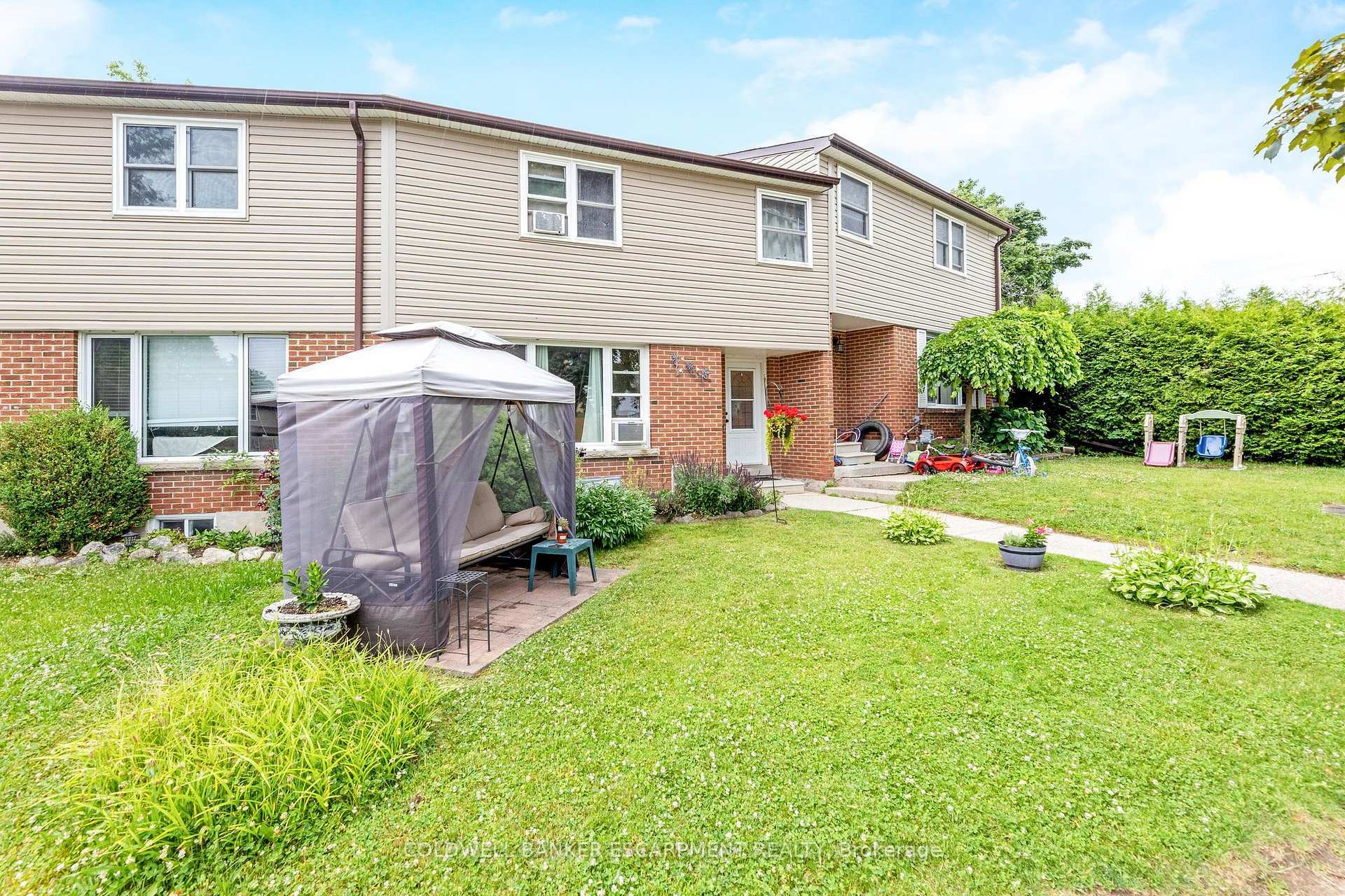 Property Photo:  9 Kingham Road  ON L7J 1S3 