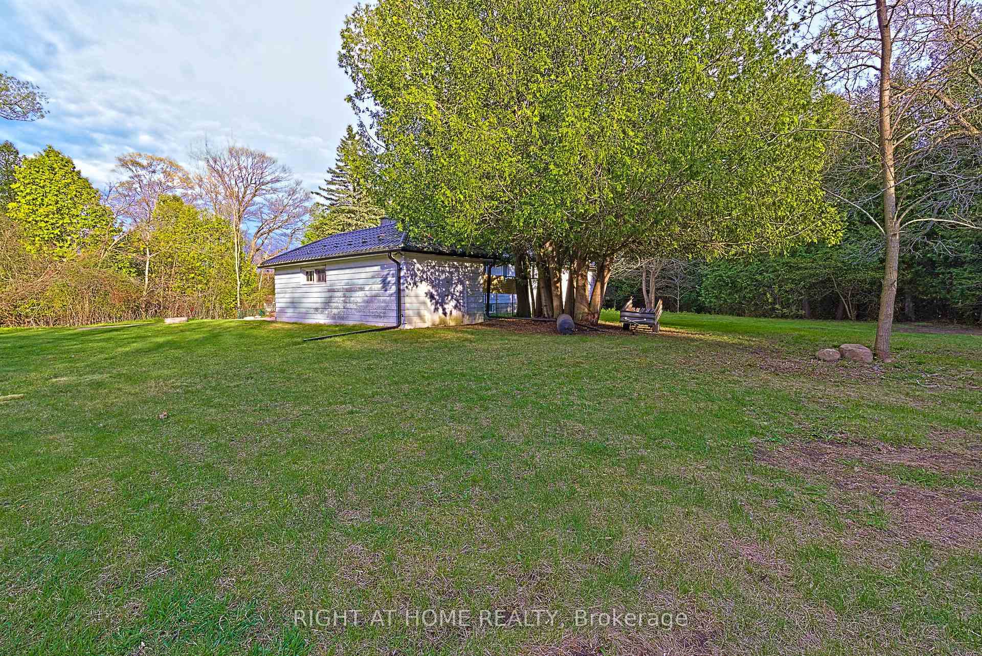 Property Photo: 192 Old Varcoe Road N ON L1E 2K4