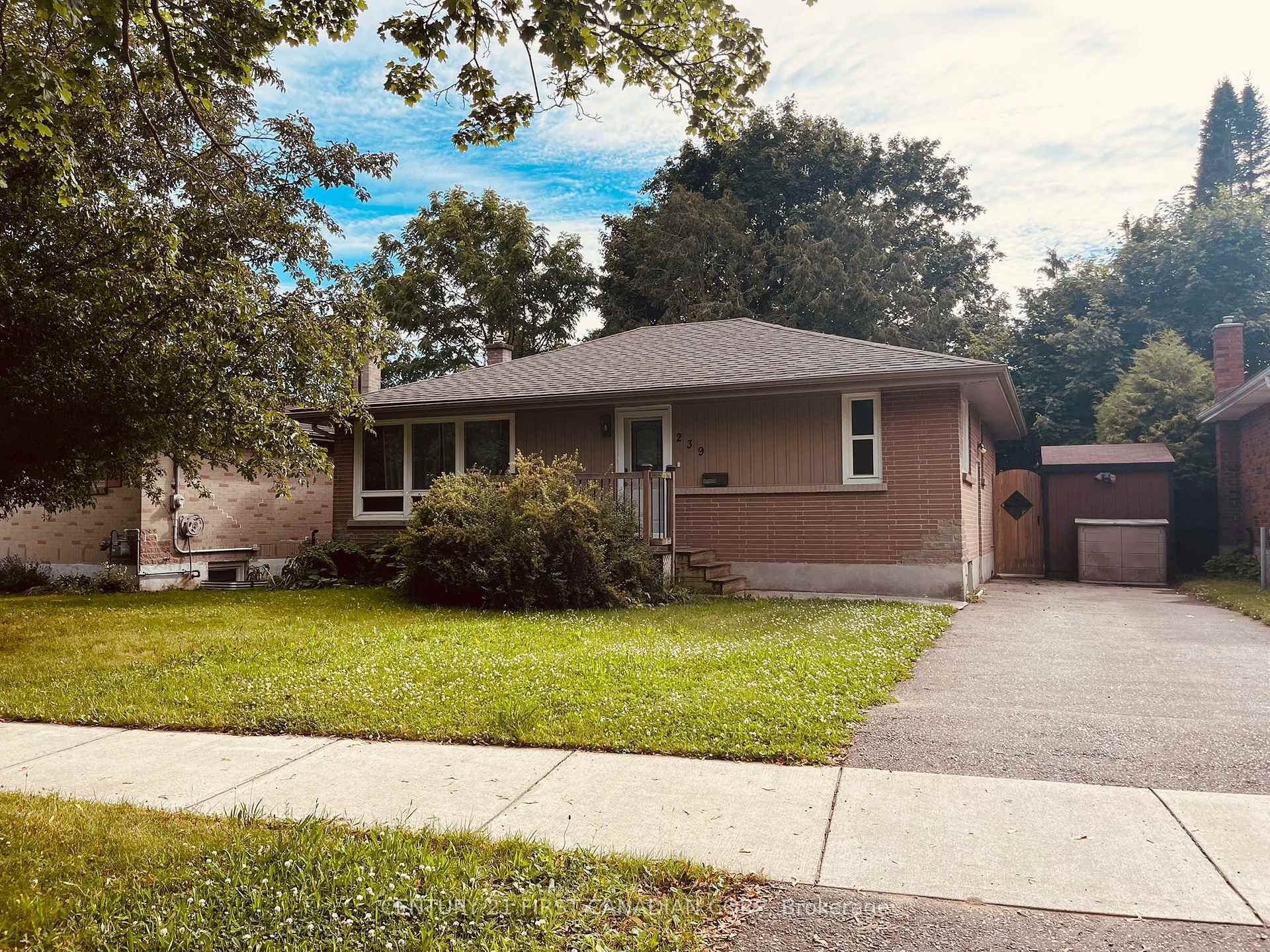 Property Photo: 239 Goddard Boulevard ON N5W 4Z9