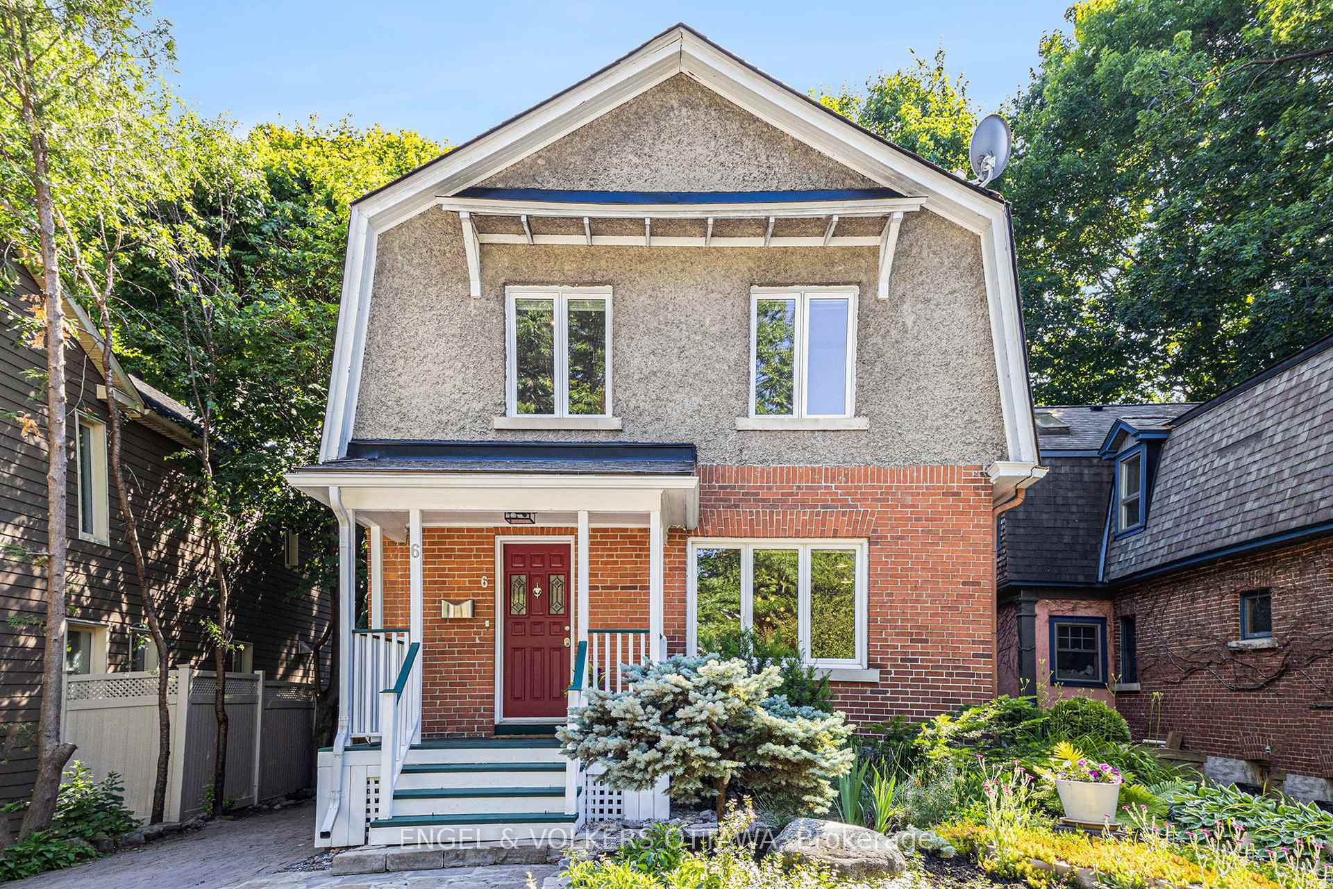 Property Photo: 6 Rock Avenue ON K1M 1A6