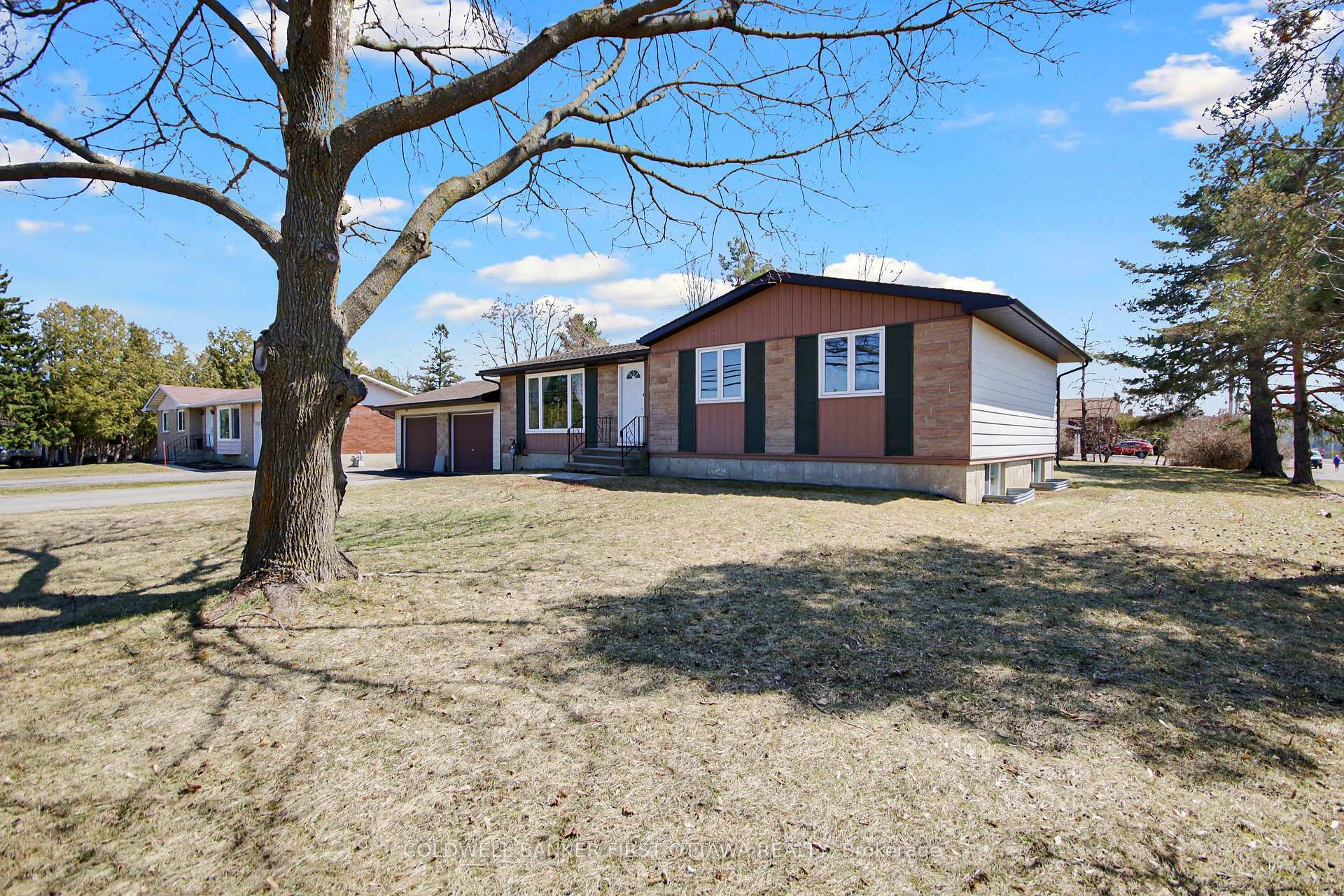 Property Photo: 7020 Parkway Road ON K4P 1A7