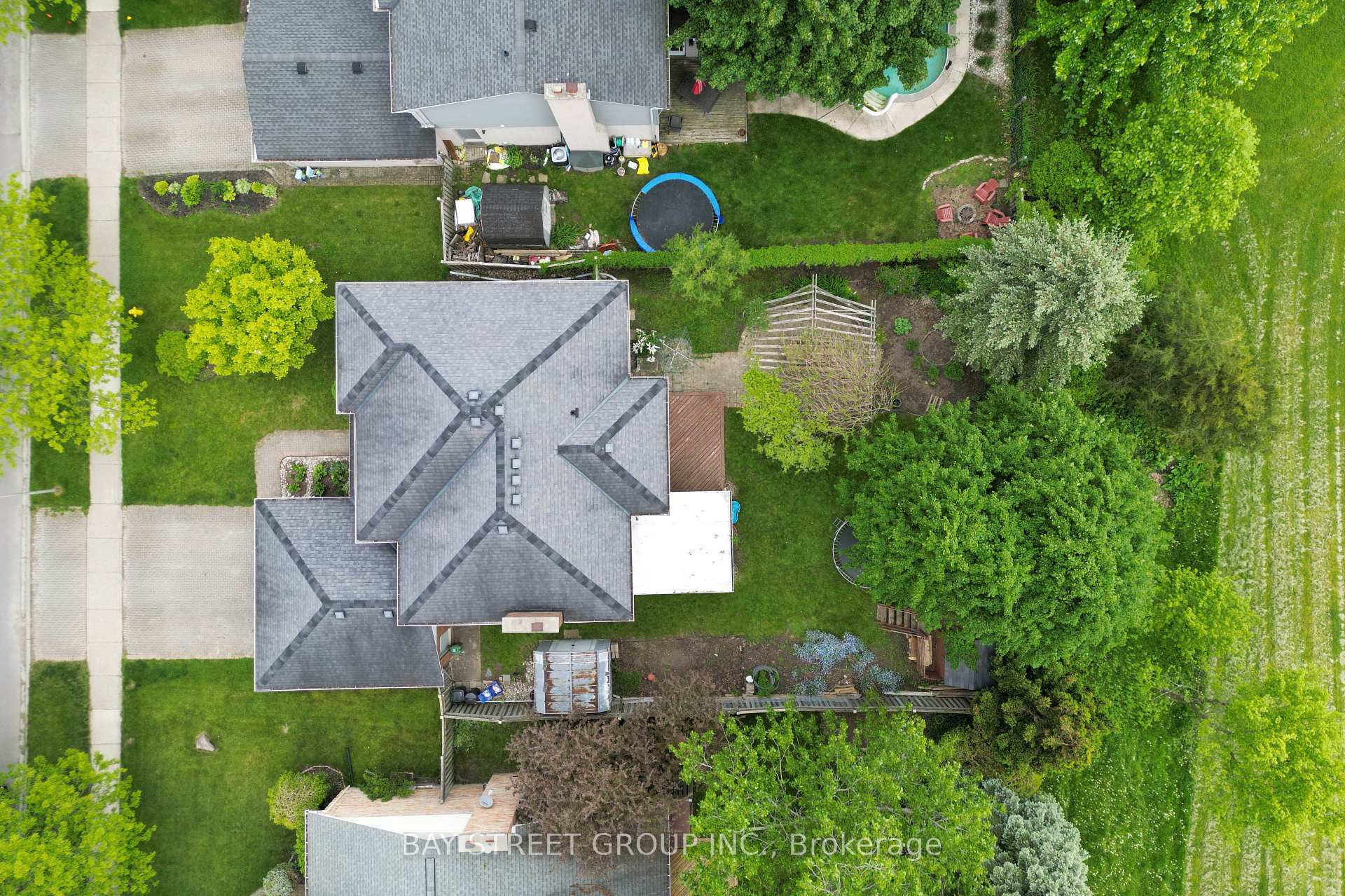 Photo de la propriété: 33 Repton Avenue ON N5X 3G3