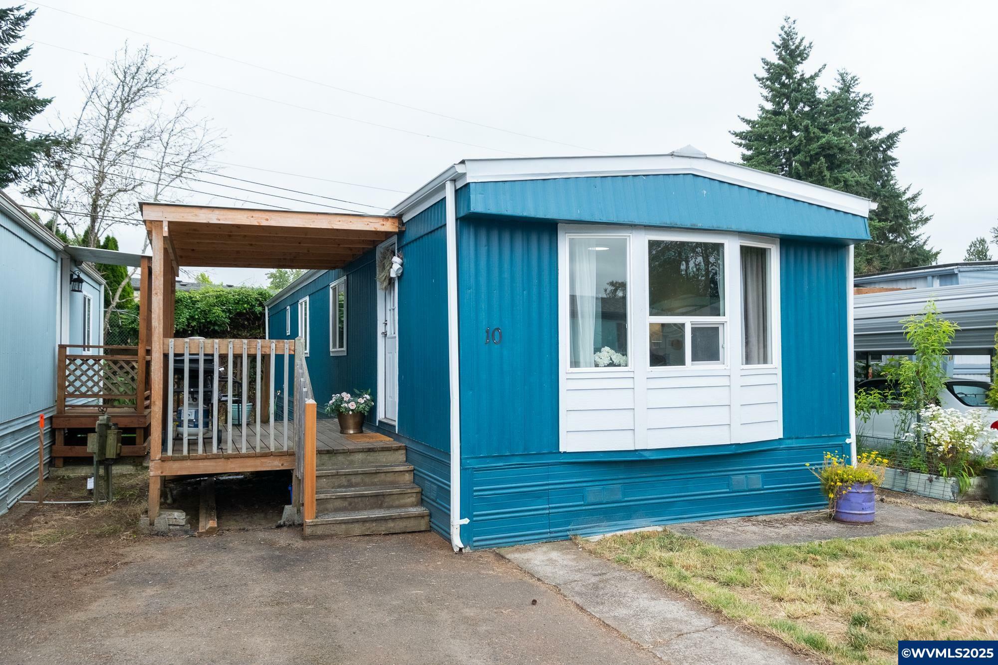 Property Photo: 2010 SW 3rd St #10 OR 97333