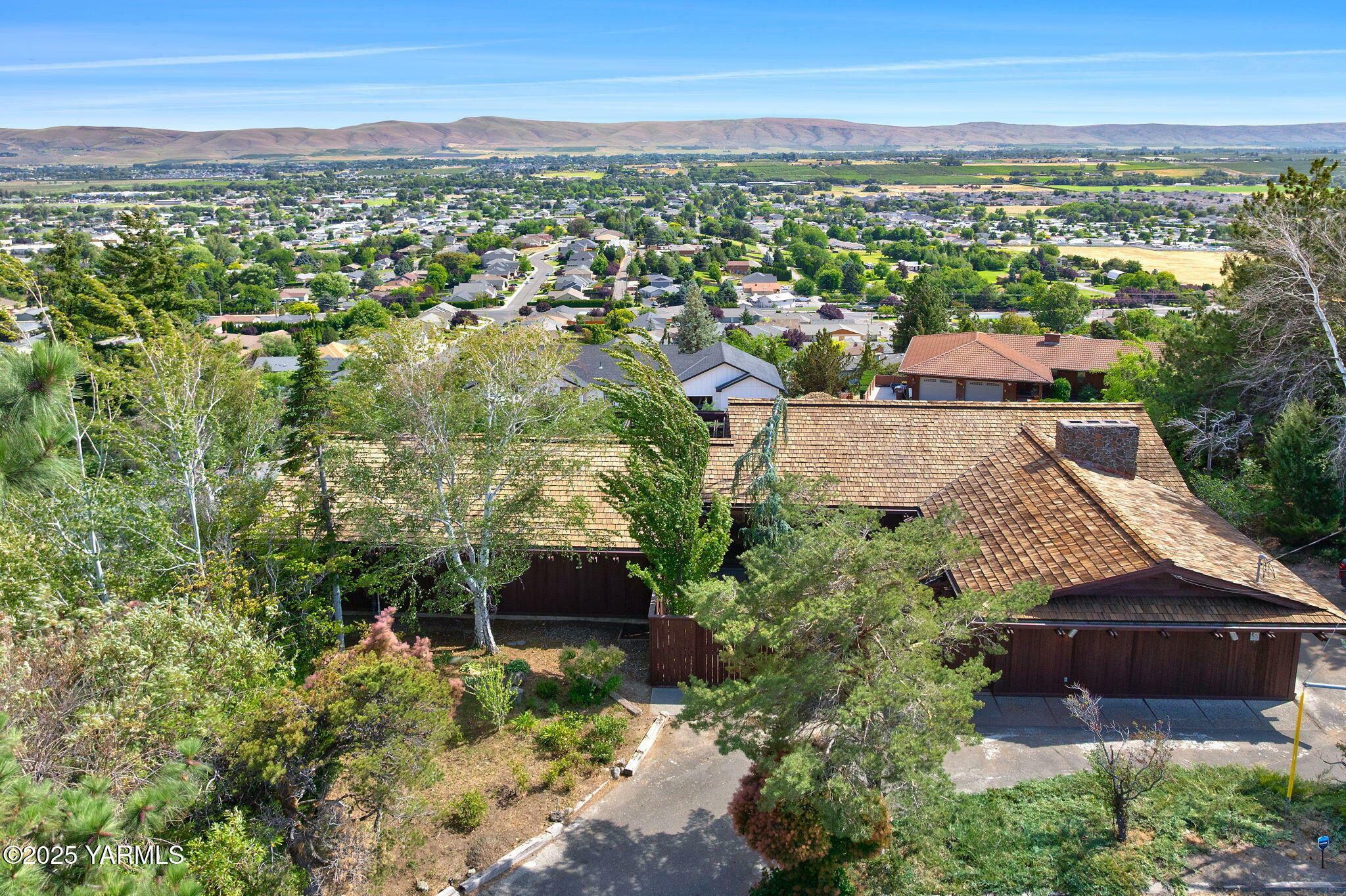 403 N 80th Lp  Yakima WA 98908 photo