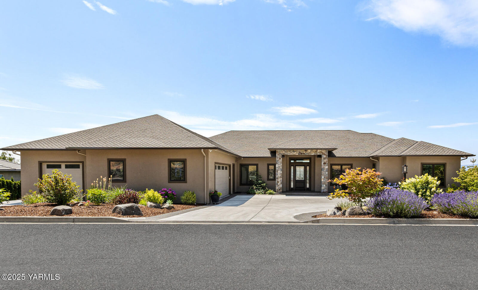 Property Photo:  5506 Marilane St  WA 98908 