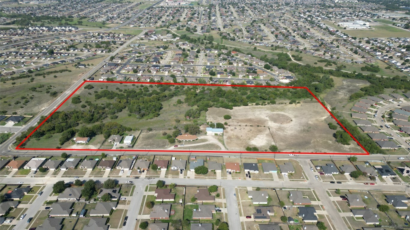 Property Photo:  812 County Road 3295  TX 76522 