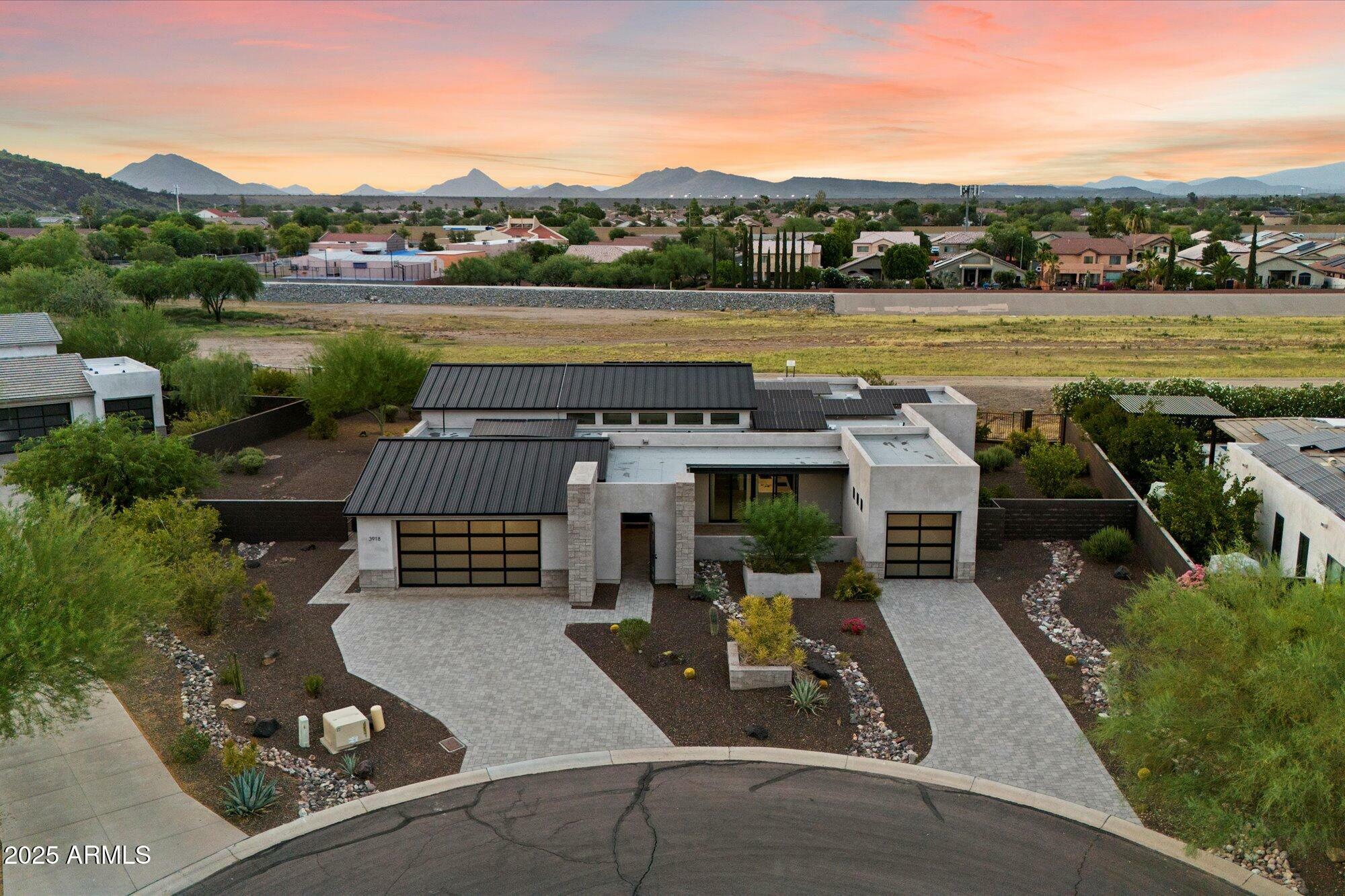 Property Photo: 3918 W Bowen Avenue AZ 85308