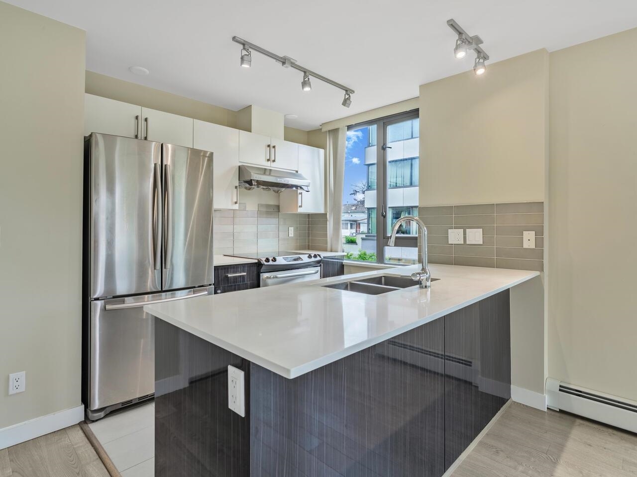 Property Photo: 2689 Kingsway 216 BC V5R 0C3