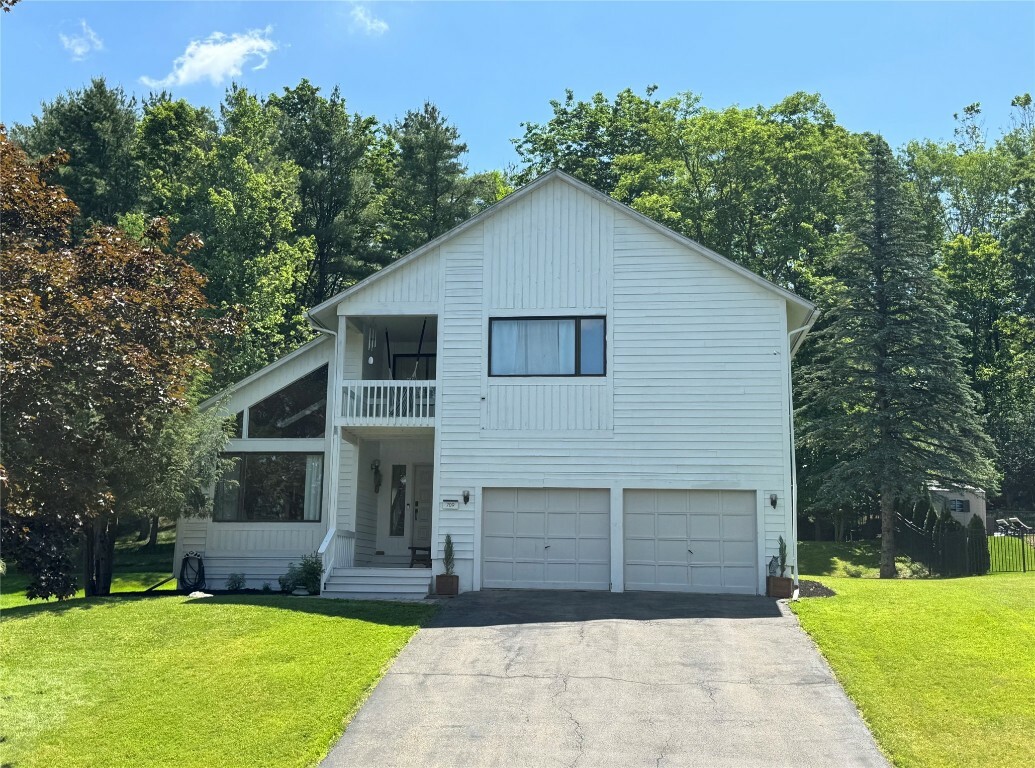 709 Rano Boulevard  Vestal NY 13850 photo