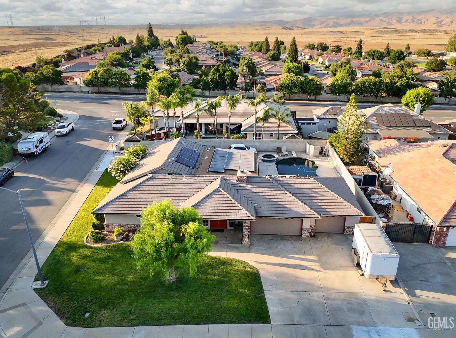 Property Photo:  7200 Clifftop Way  CA 93306 