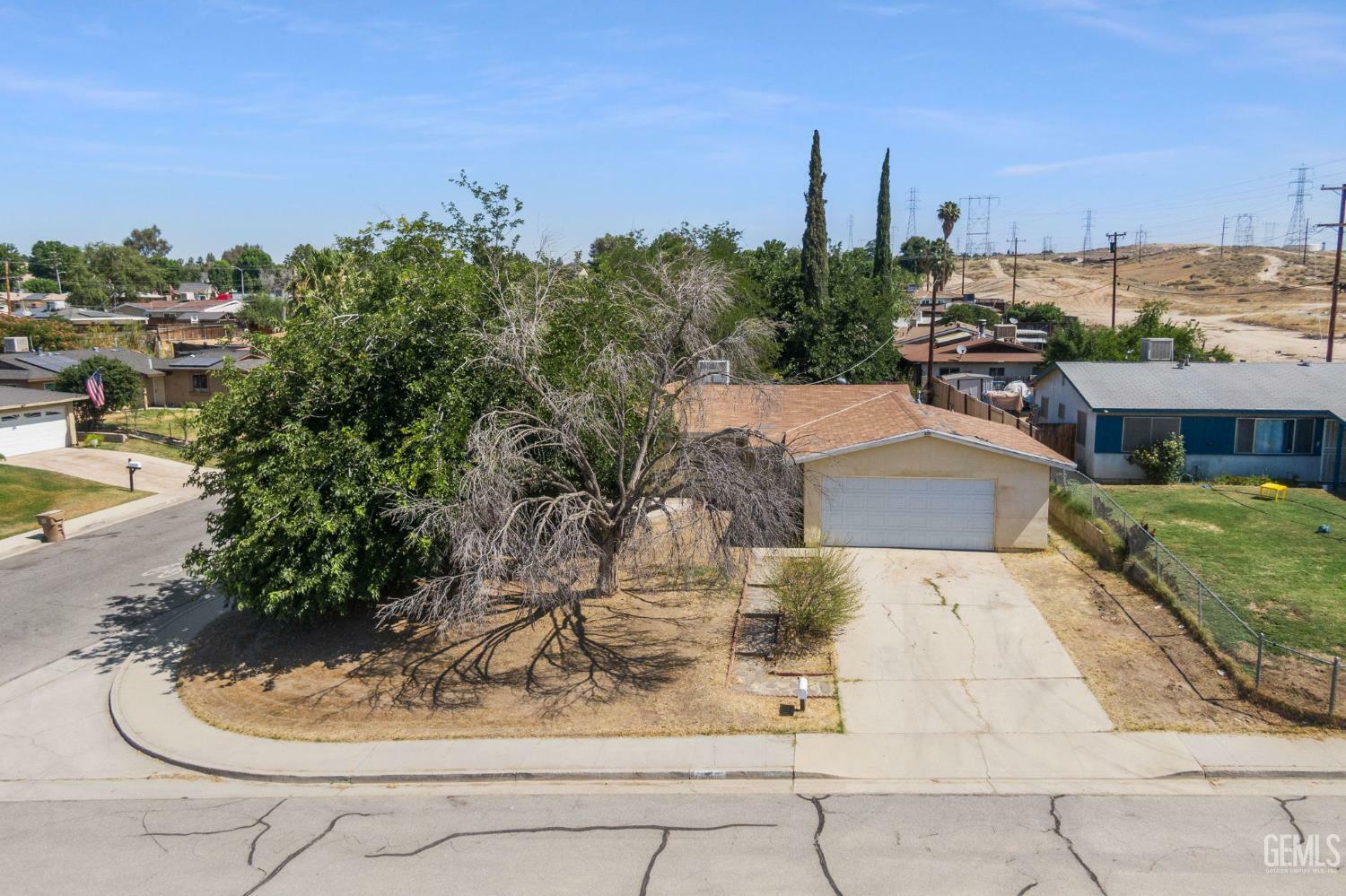 7100 Sunnyridge Avenue  Bakersfield CA 93306 photo