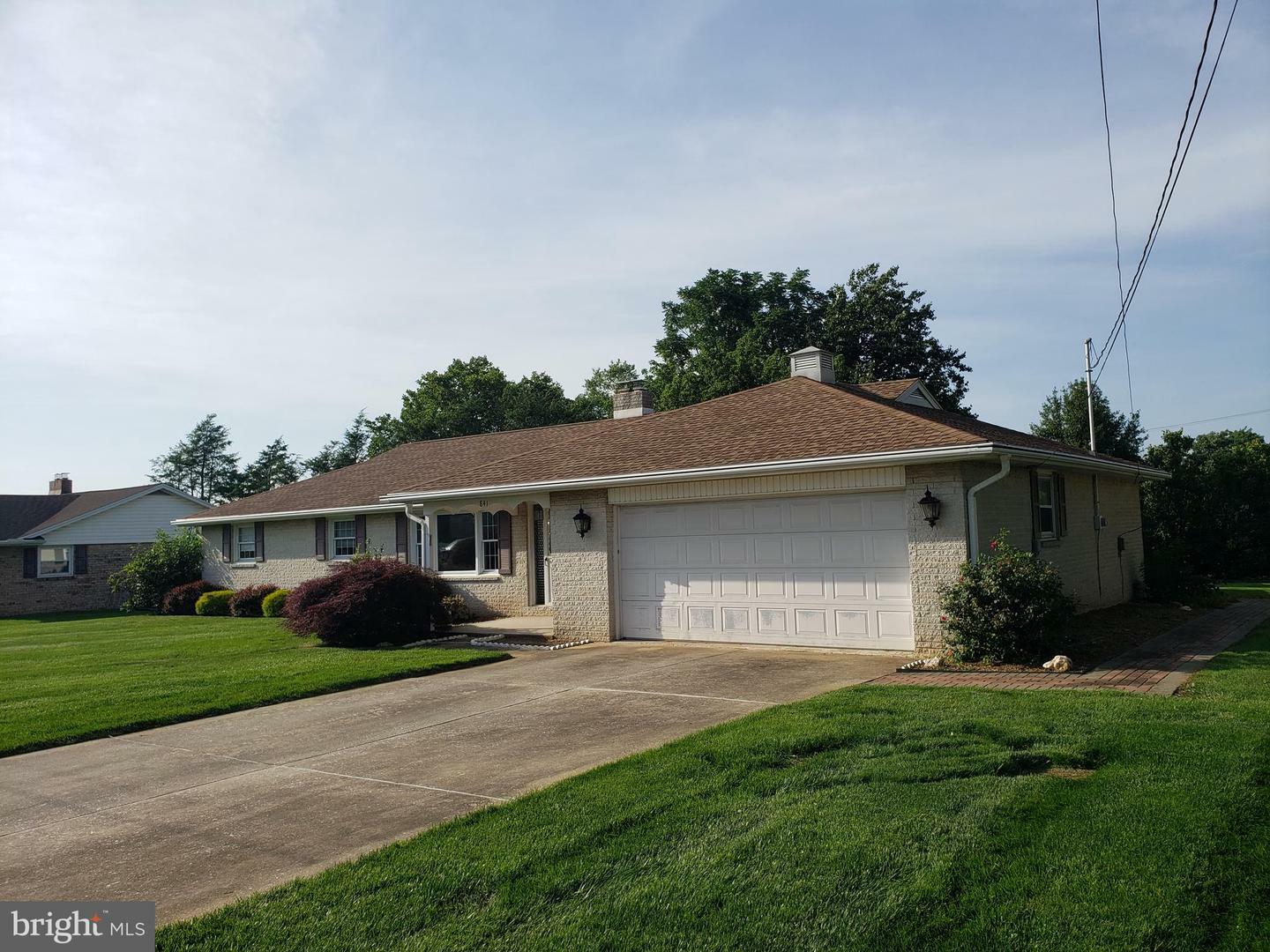Property Photo: 841 Sunlight Drive PA 17402
